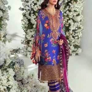 SOLD! SANA SAFINAZ silk brand new 3 piece pakistani dress